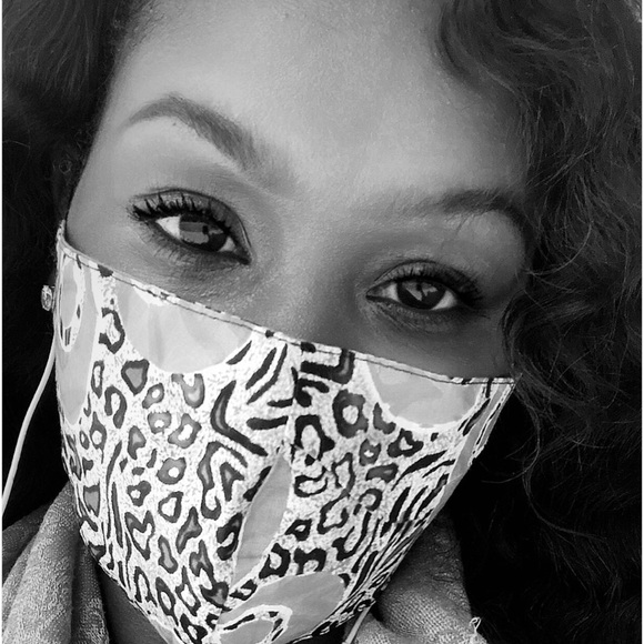 Meet your Posher, Danielle - Picture 1 of 6